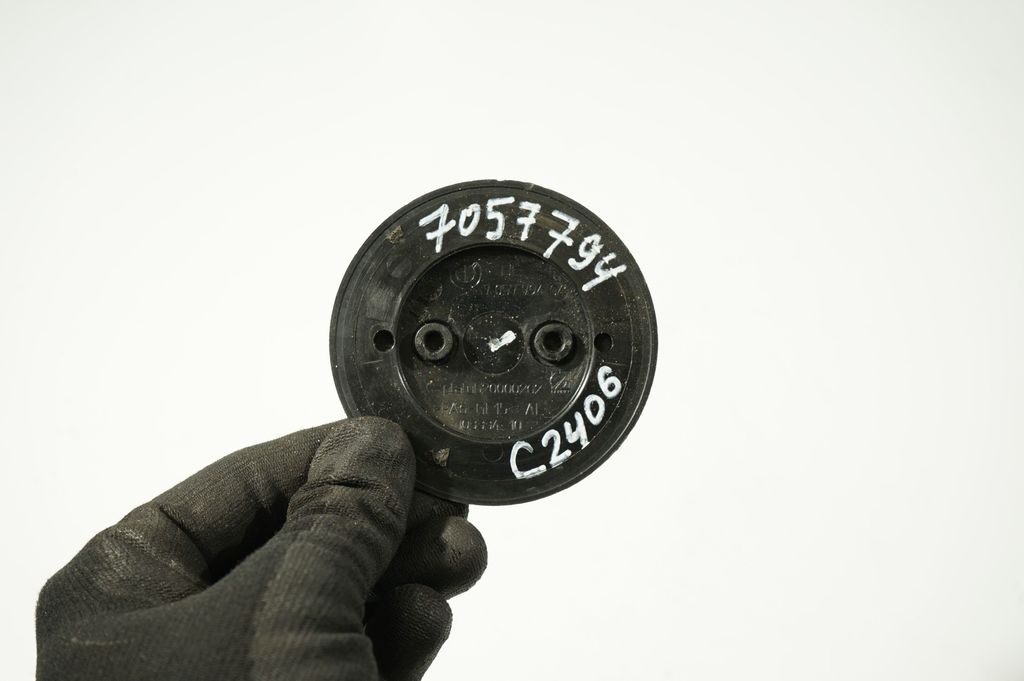 Manufacturers badge/model letters (7)