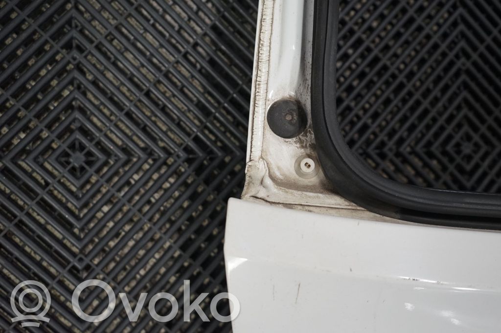 Tailgate/trunk/boot lid (8)