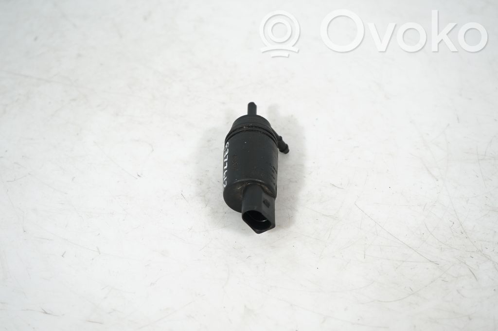 Windscreen/windshield washer pump (2)