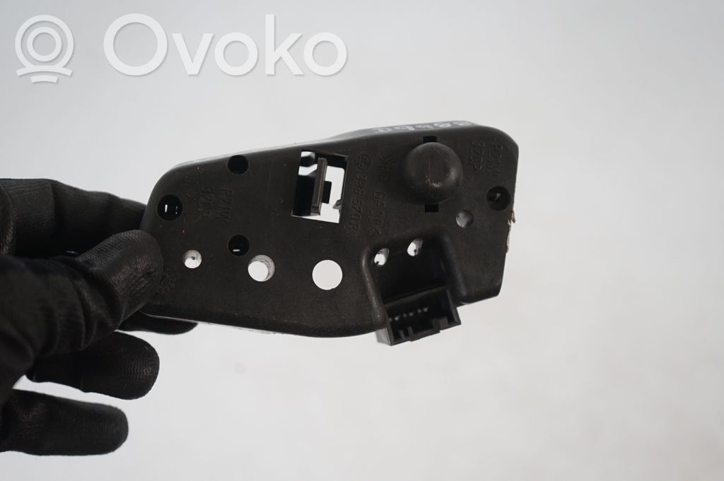 Tail light bulb cover holder (7)