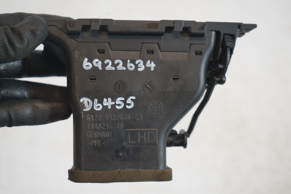 Dashboard side air vent grill/cover trim (8)