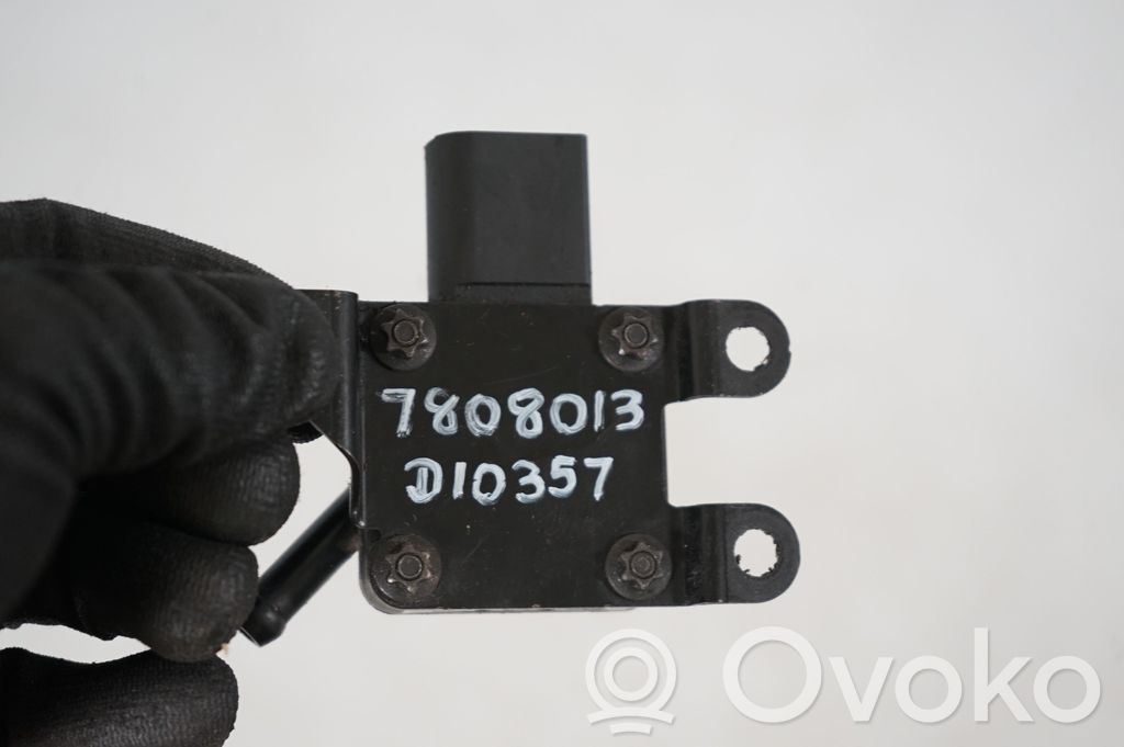 Exhaust gas pressure sensor (8)