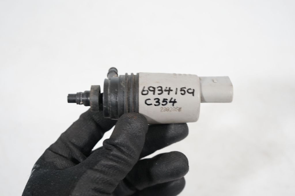 Windscreen/windshield washer pump (7)