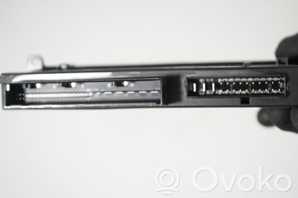 Comfort/convenience module (7)