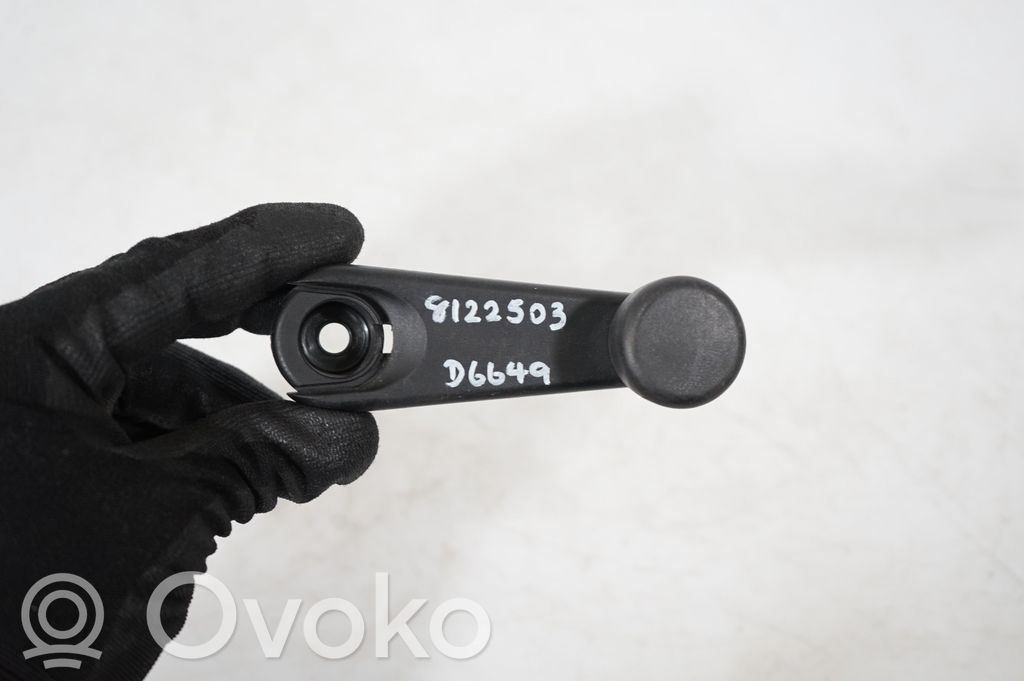 Rear door window winding handle (7)