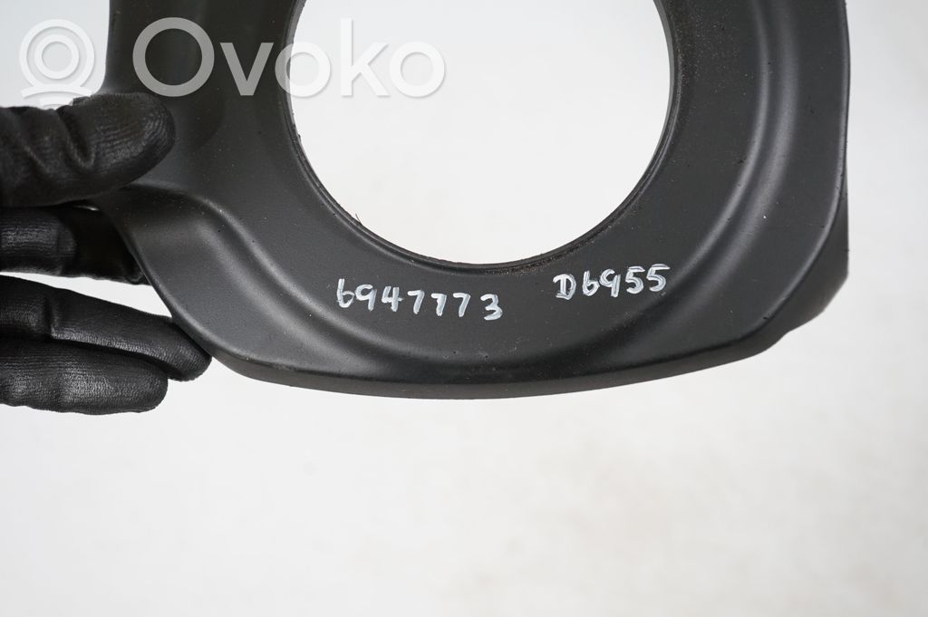 Steering wheel column trim (8)