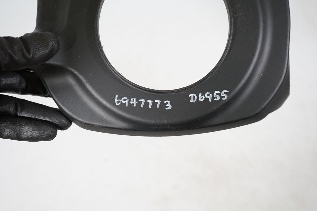 Steering wheel column trim (8)