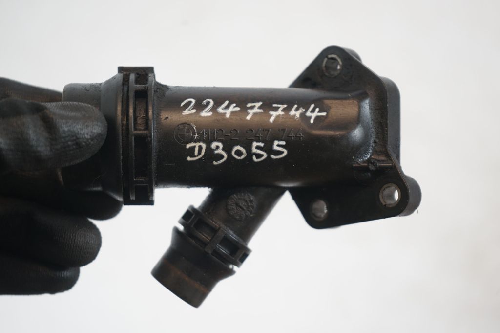 Engine coolant pipe/hose (8)