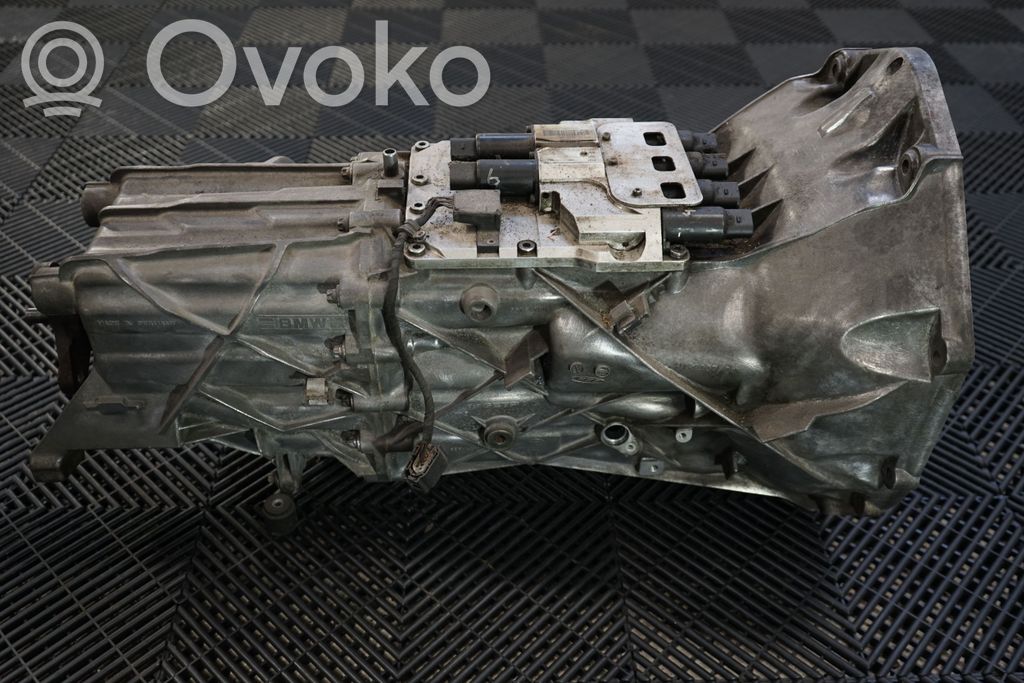 Automatic gearbox (17)