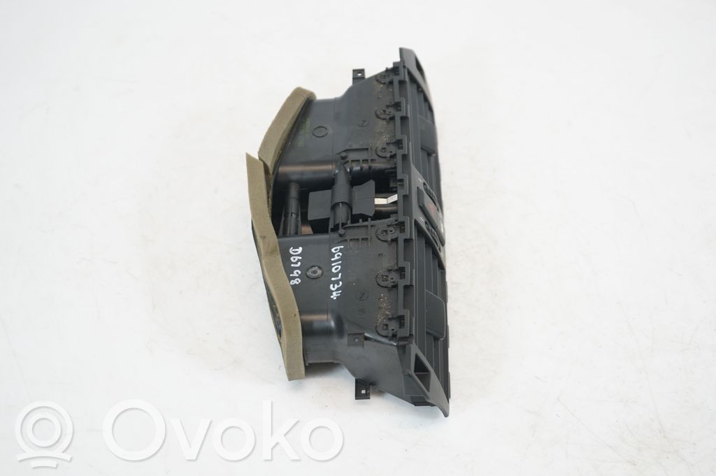 Dash center air vent grill (4)