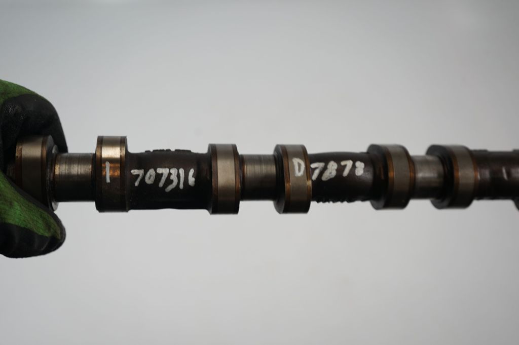Camshaft (5)