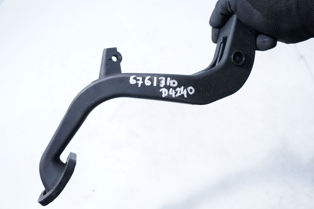 Pedal assembly (7)