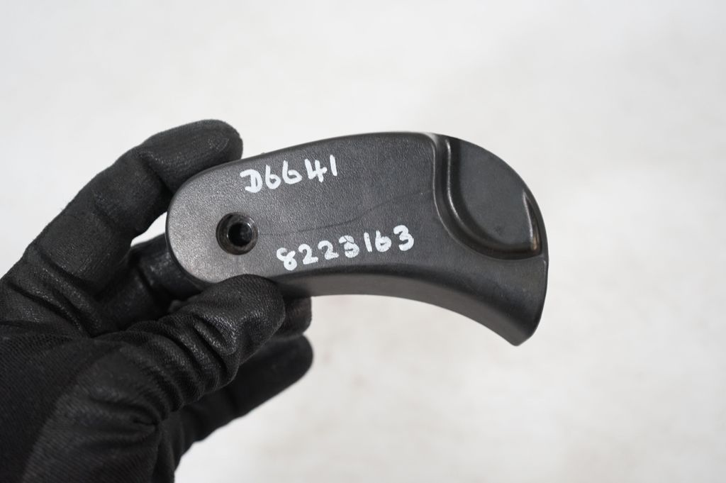 Engine bonnet (hood) release handle (7)