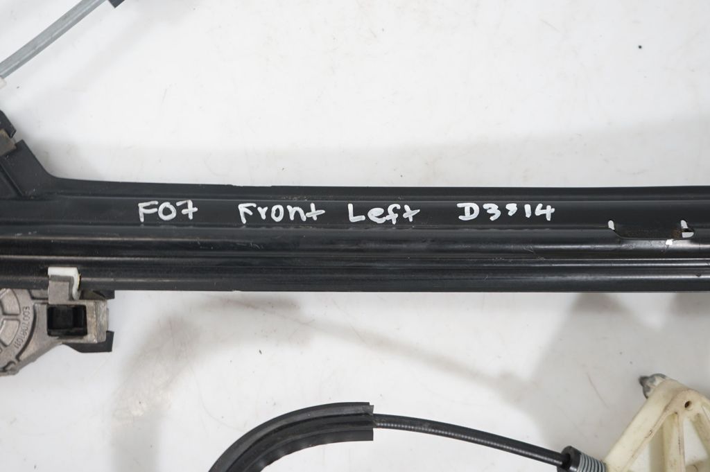 Front door window regulator with motor (9)