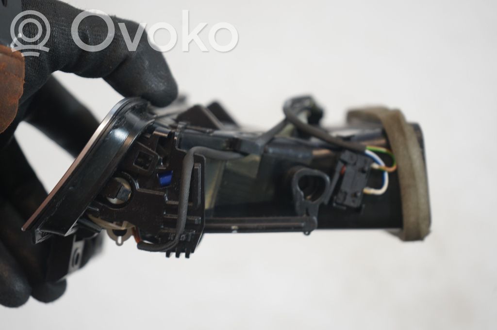 Dash center air vent grill (6)