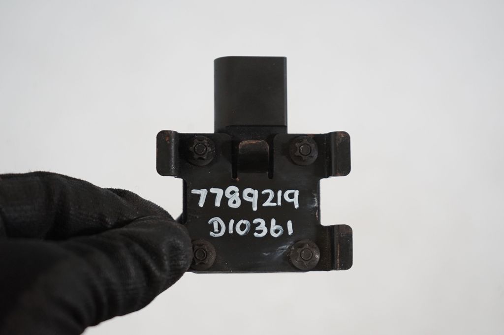 Exhaust gas pressure sensor (8)