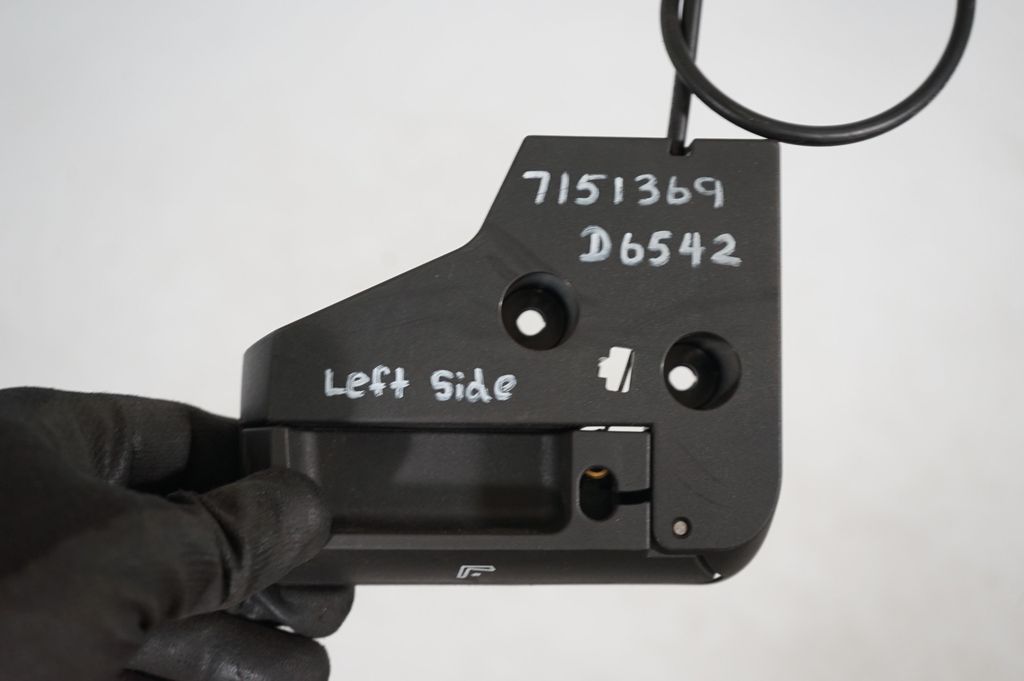 Seat back rest control lever/handle (7)