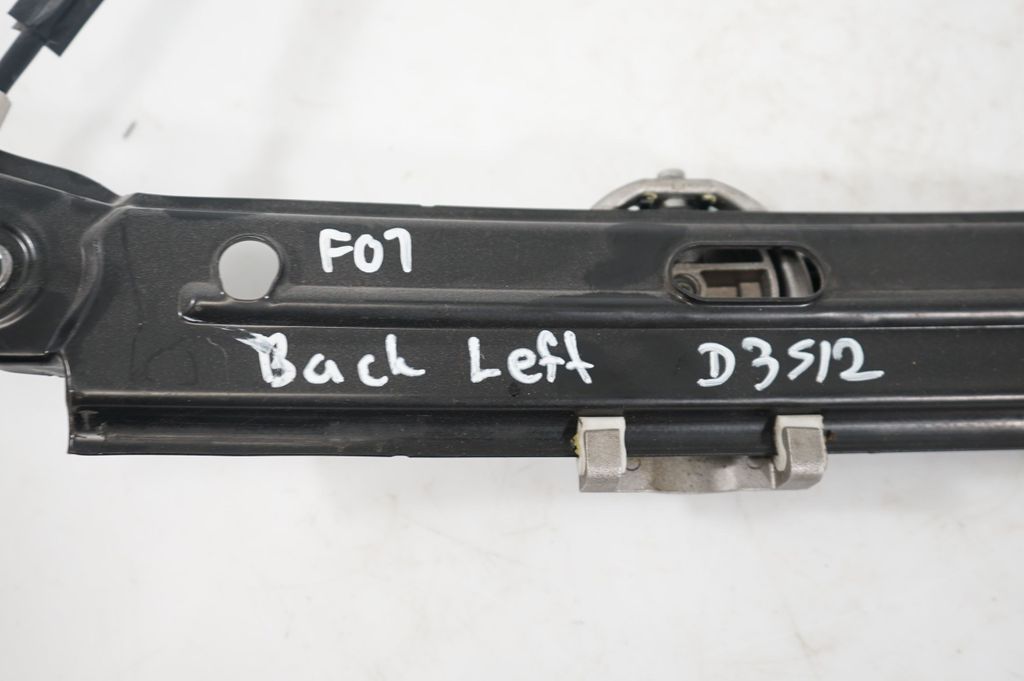 Front door window regulator with motor (9)