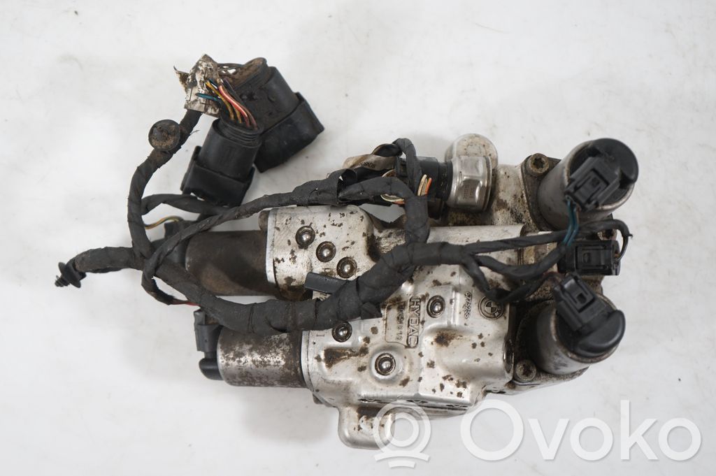 Air suspension compressor (9)