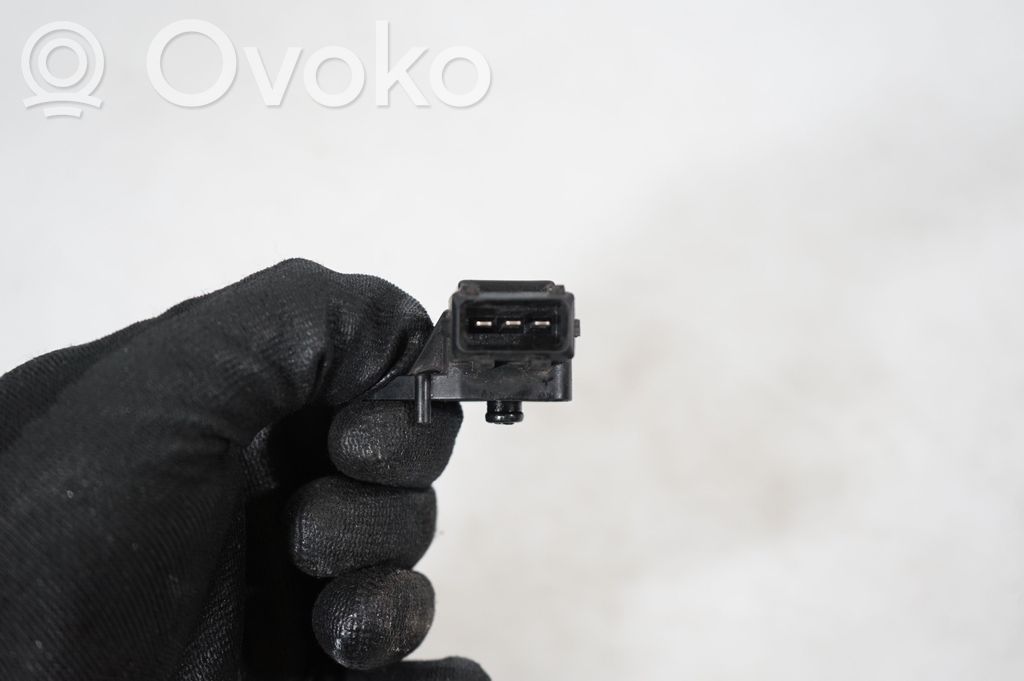 Air pressure sensor (7)