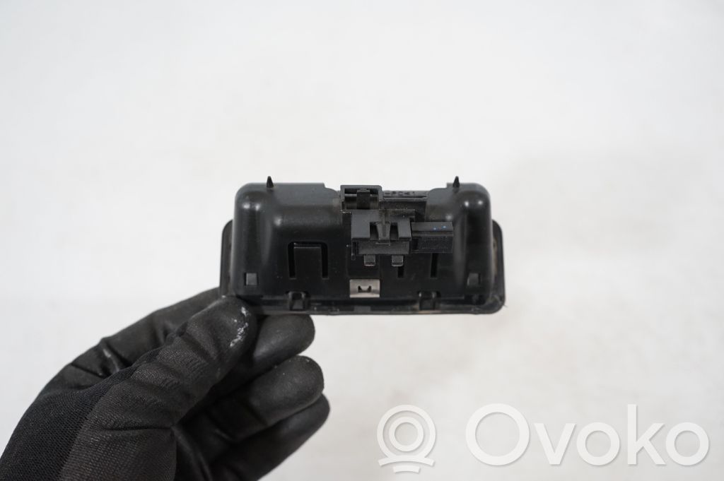 Dashboard lower bottom trim panel (6)