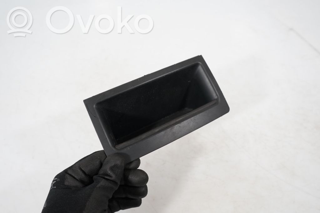 Glove box central console (6)