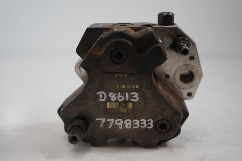 Fuel injection high pressure pump (11)