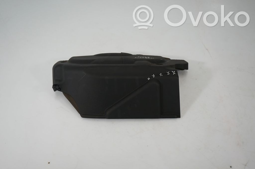 Engine cover (trim) (3)
