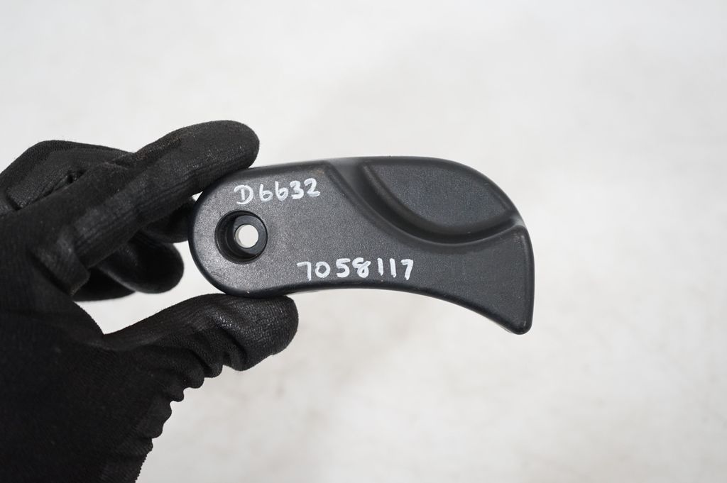 Engine bonnet (hood) release handle (7)