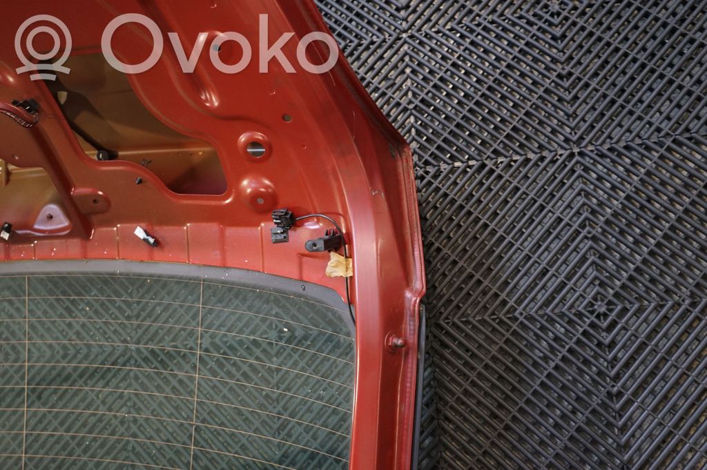 Tailgate/trunk/boot lid (7)