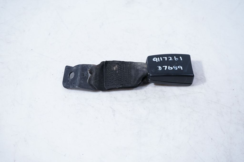 Rear seatbelt buckle (6)
