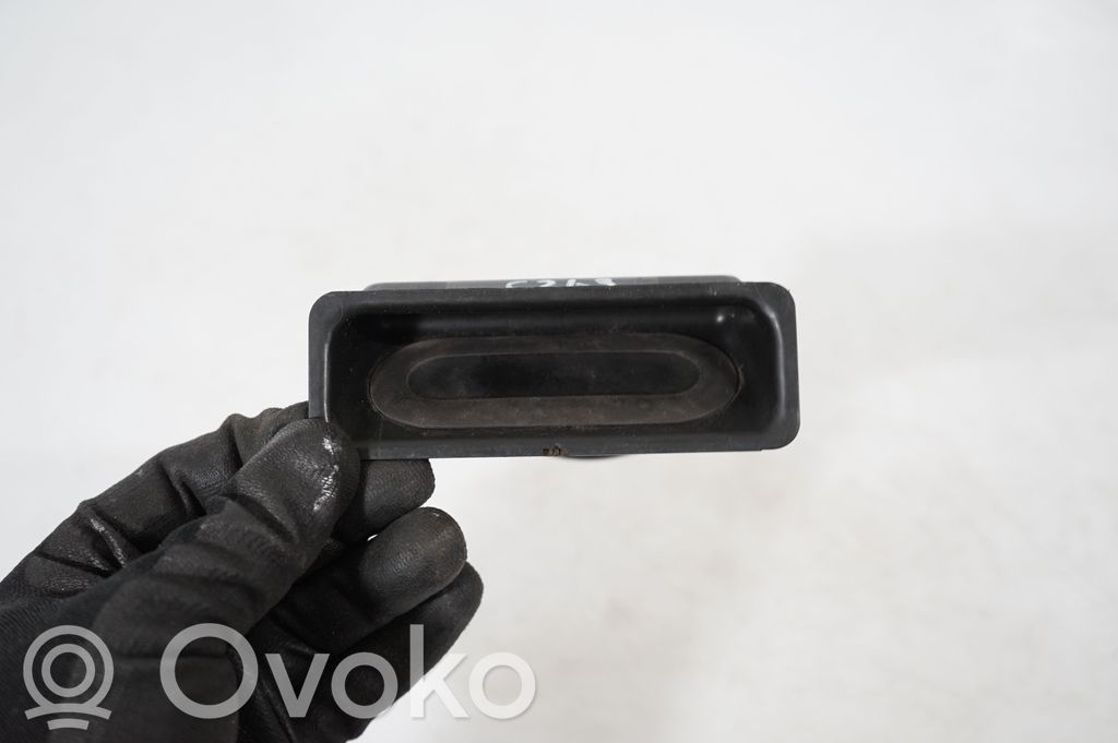 Dashboard lower bottom trim panel (7)