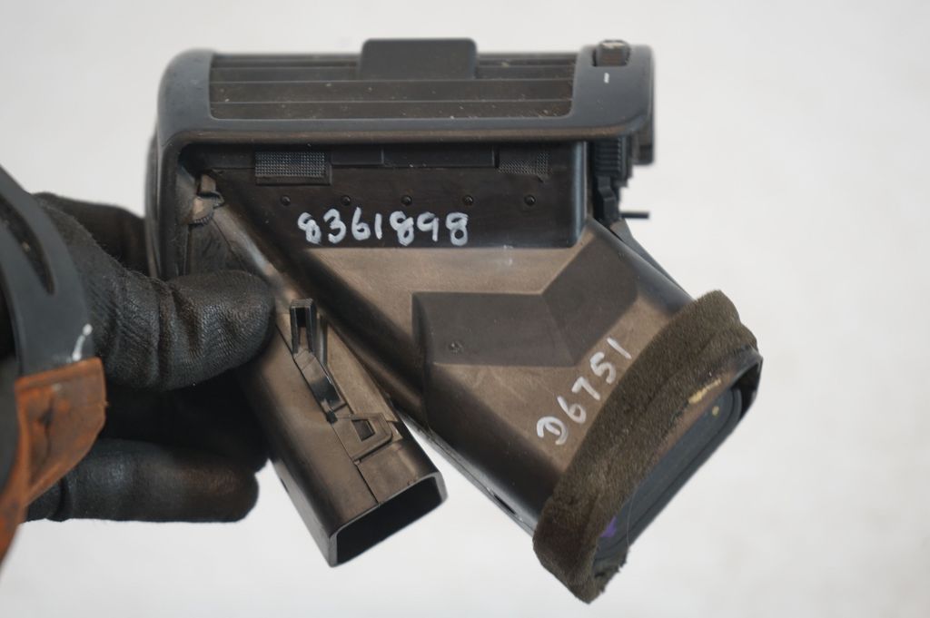 Dashboard side air vent grill/cover trim (8)