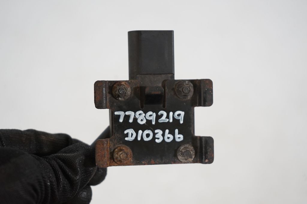 Exhaust gas pressure sensor (8)