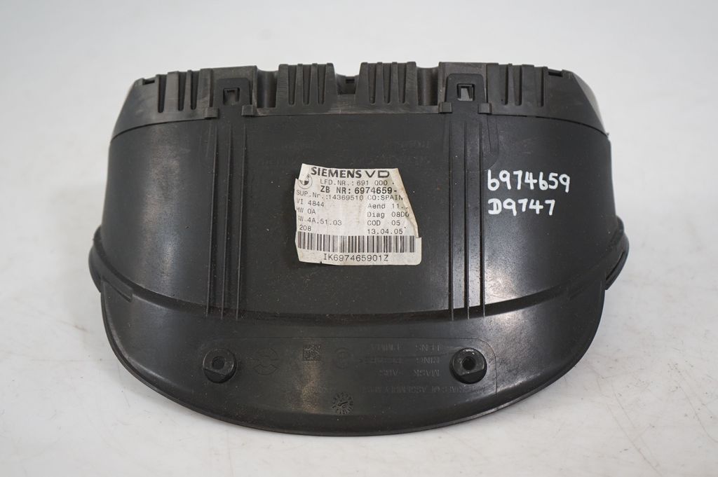 Speedometer (instrument cluster) (8)