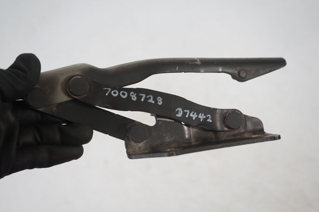 Engine bonnet/hood hinges (7)