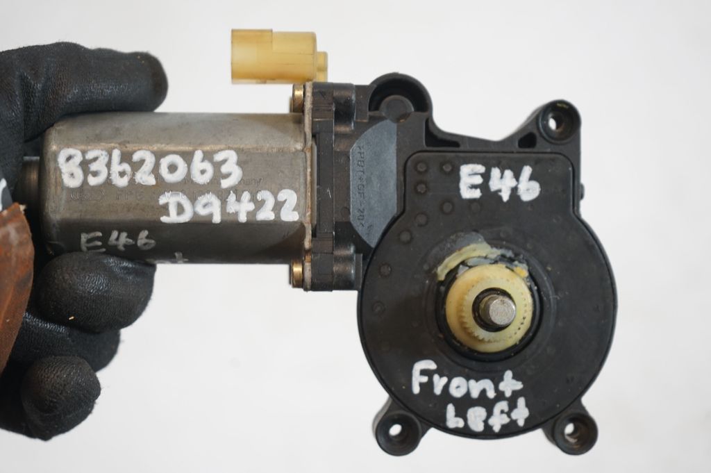 Front door window regulator motor (8)