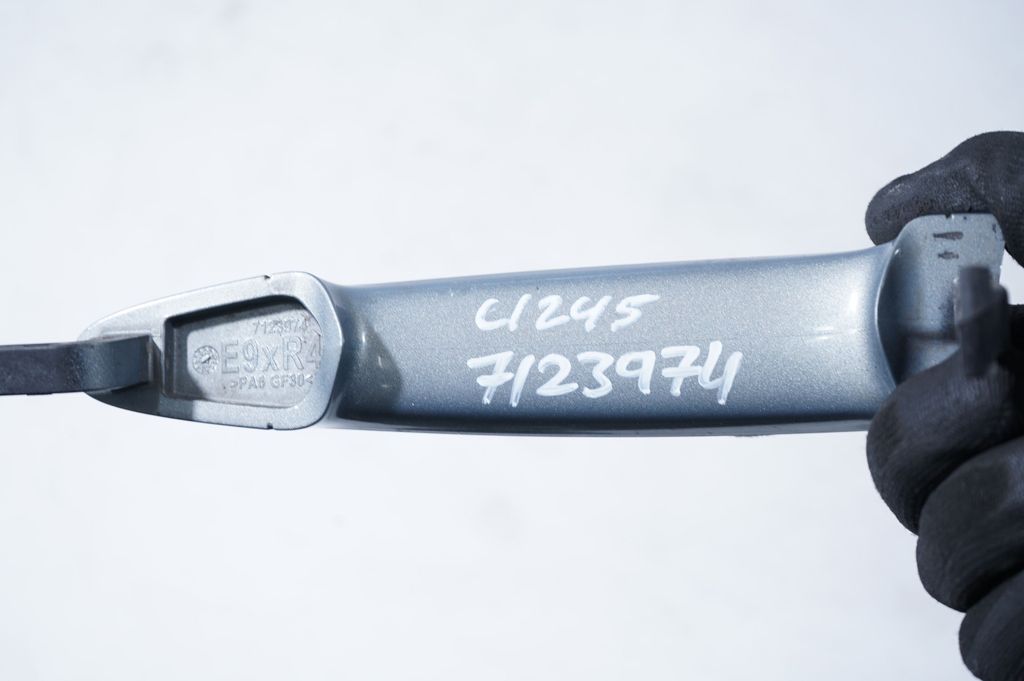 Front door exterior handle (6)