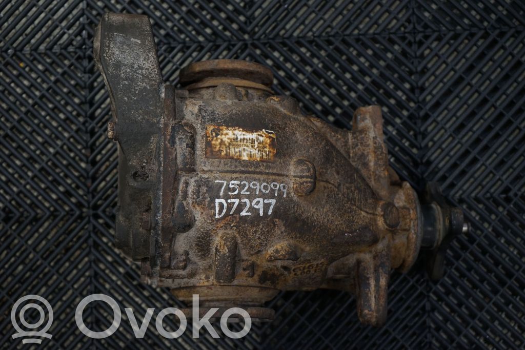 Rear differential (6)