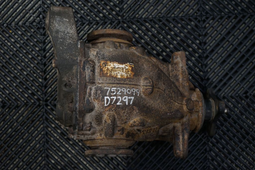 Rear differential (6)