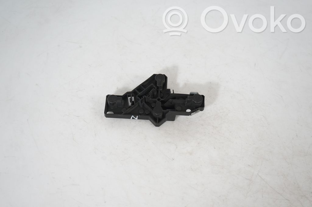 Tail light bulb cover holder (5)