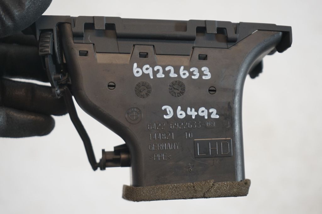 Dashboard side air vent grill/cover trim (8)