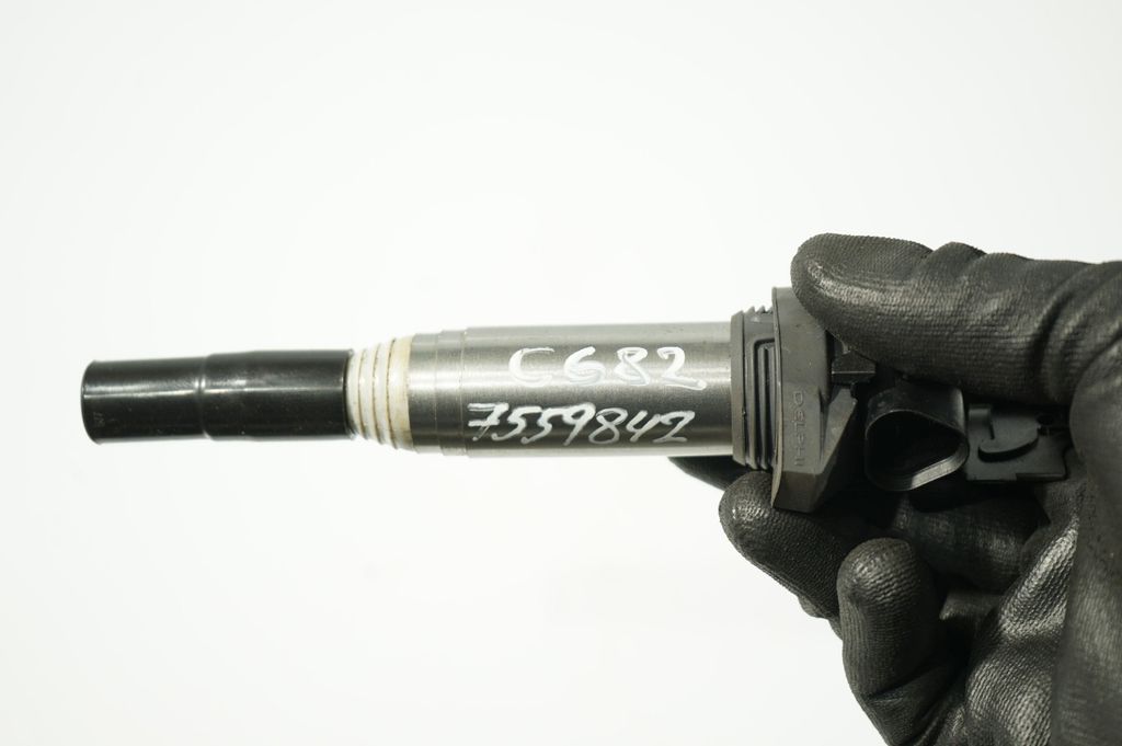 High voltage ignition coil (7)
