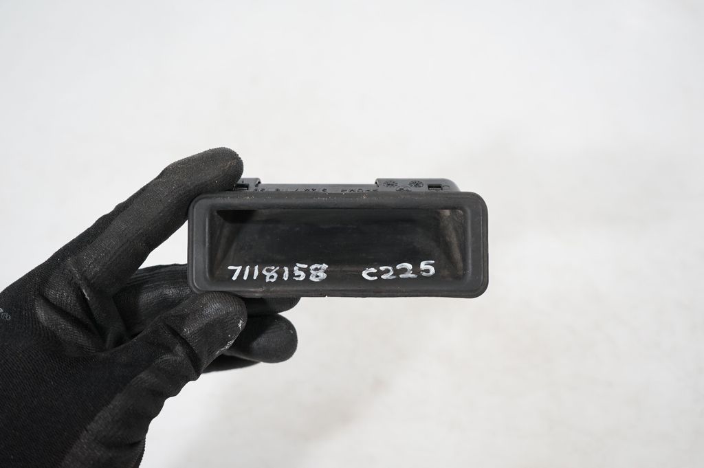 Tailgate/trunk/boot exterior handle (8)