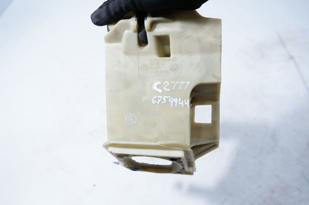 Brake pedal (8)
