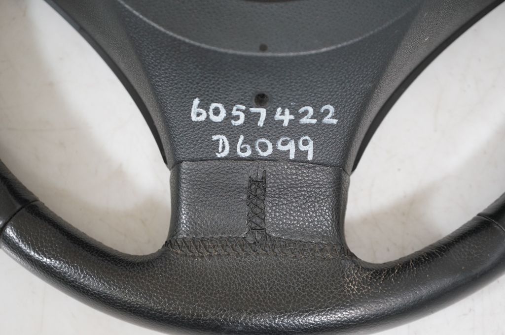 Steering wheel (10)