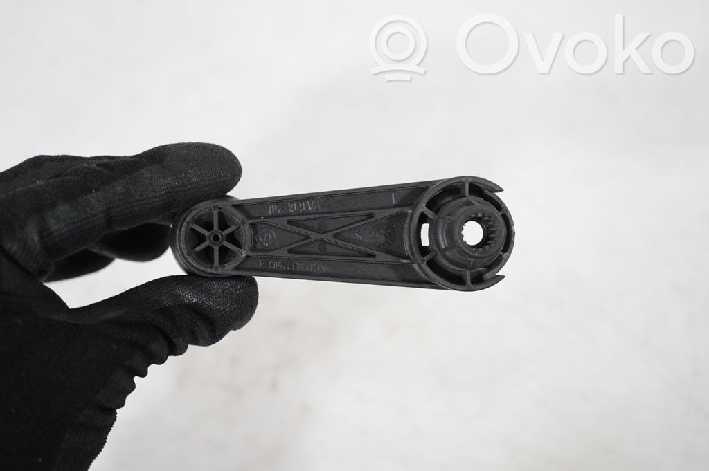 Rear door window winding handle (6)