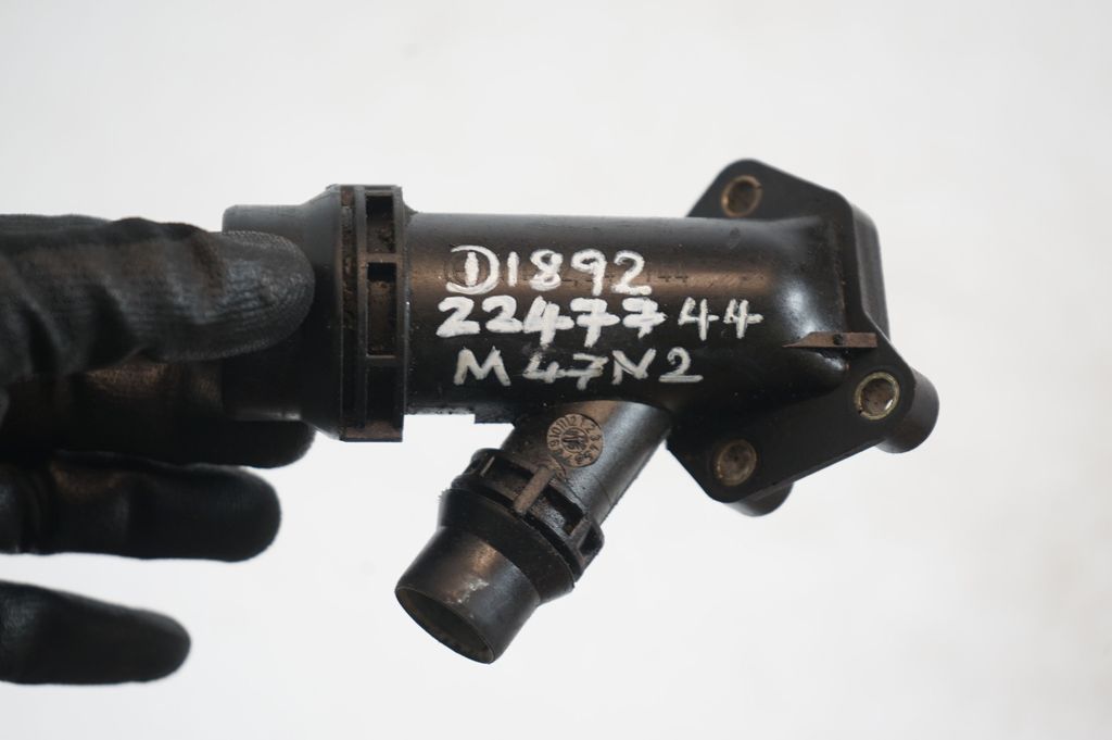 Engine coolant pipe/hose (8)