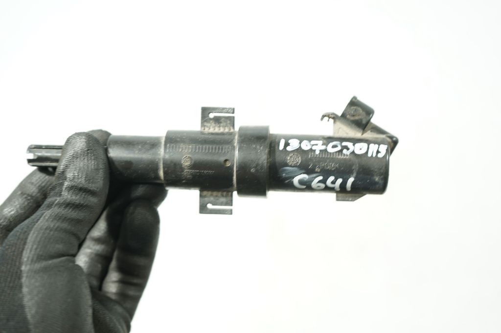 Headlight washer spray nozzle (7)