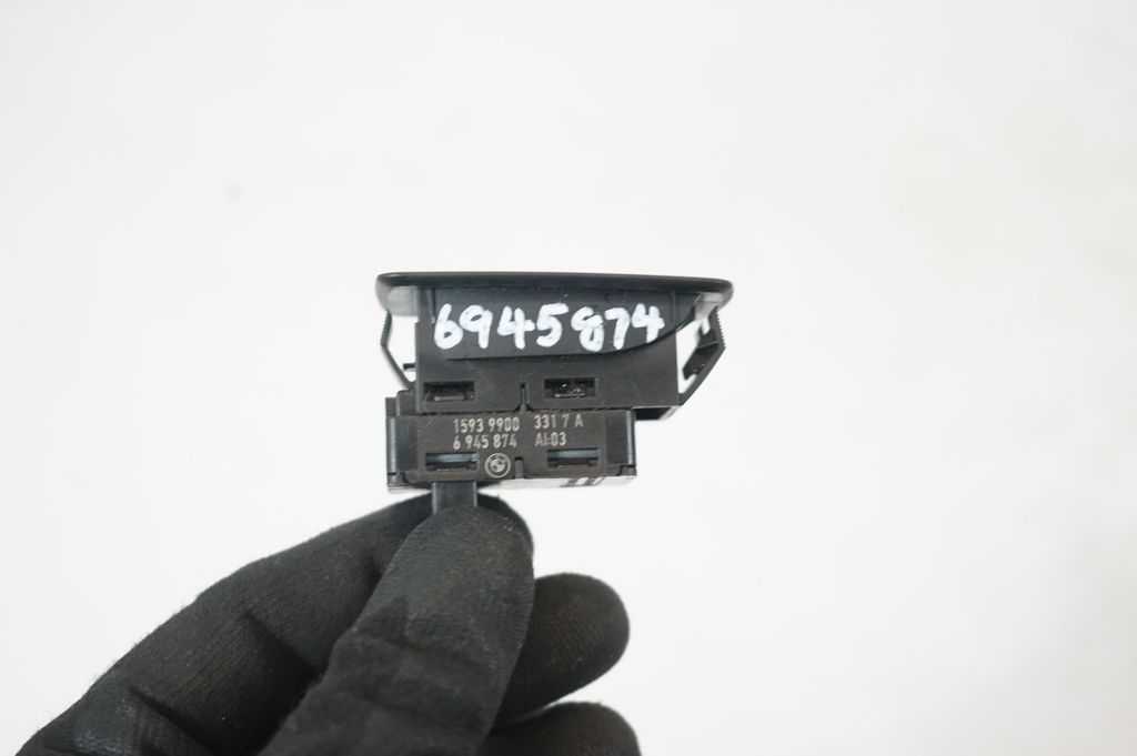 Electric window control switch (9)